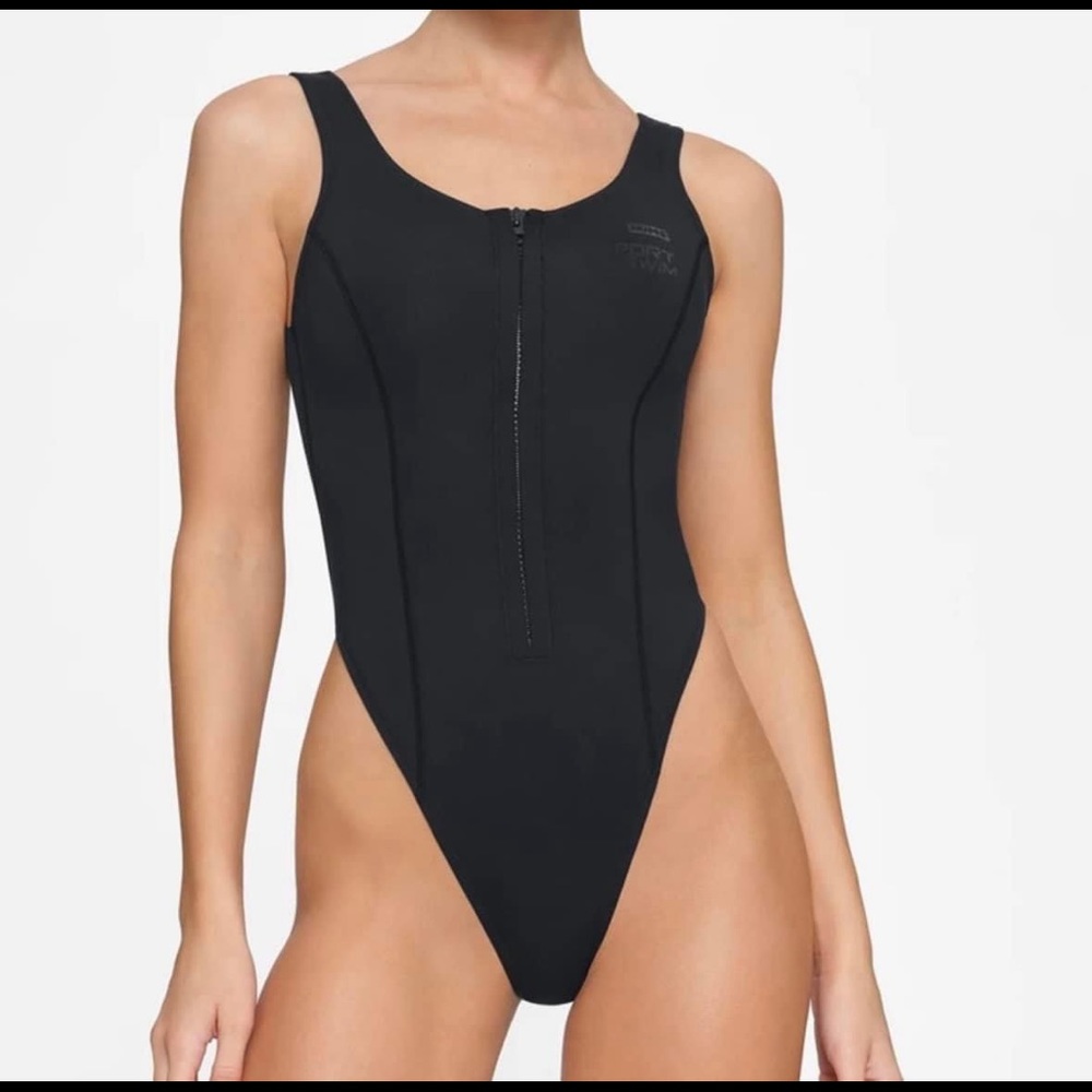 Skims Swim Sport Scoop Neck One Piece